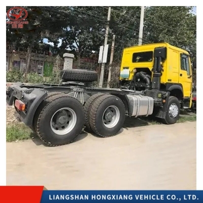 6X4 Ντίζελ Πολλαπλές Εμπροσθοστάσεις Sinotruk HOWO Τρακτικό φορτηγό με χωρητικότητα κινητήρα&gt; 8L