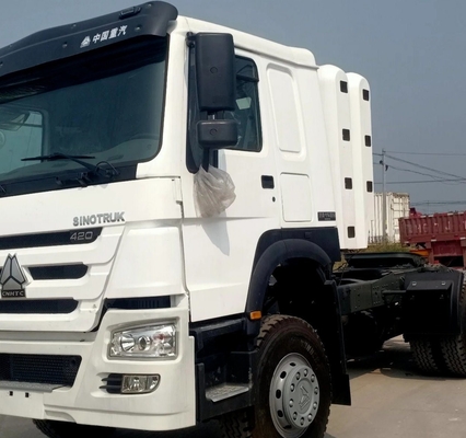 Τρακτέρ φορτηγό Shacman F3000 6X4 385-440HP στην αγορά του GCC με και ελαστικά πιστοποιημένα από το GCC