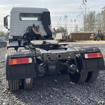 Sinotruk HOWO 450HP 6X4 Trailer Head Χρησιμοποιούμενο τρακτέρ φορτηγό στη Νότια Αφρική Εγχειρητικό παράθυρο