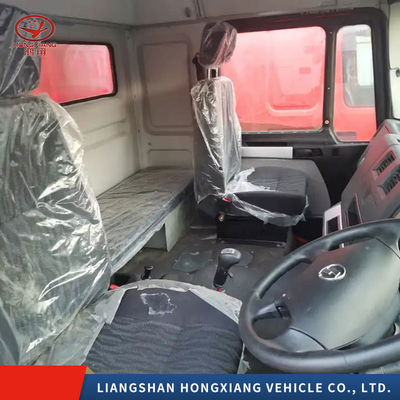 Σχεδιασμός ελαστικών χωρίς σωλήνα Sinotruck HOWO Τρακτικό τροχό κεφαλής Δικαίωμα κίνησης Τρακτικό φορτηγό