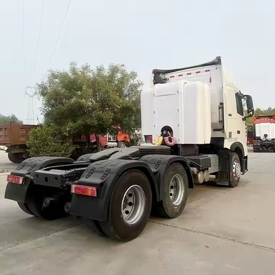 Προσαρμογή 8,2 τόνων Euro5euro6 HOWO T7 CNG τρακτέρ φορτηγά για τα κινεζικά εργοστάσια