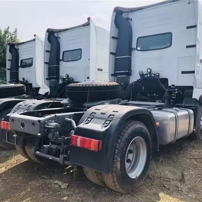 Προσαρμογή 8,2 τόνων Euro5euro6 HOWO T7 CNG τρακτέρ φορτηγά για τα κινεζικά εργοστάσια